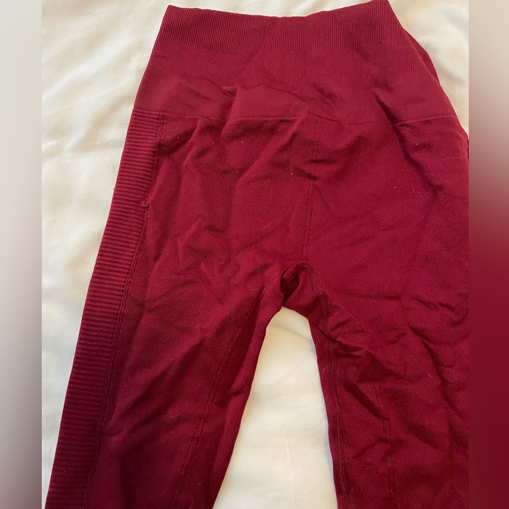 Electric Yoga Solid Seamless Legging in M/L & Maroon